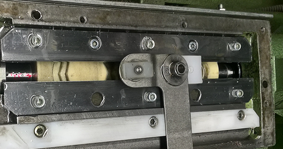 Axe fileté imprimé dans une bobineuse
