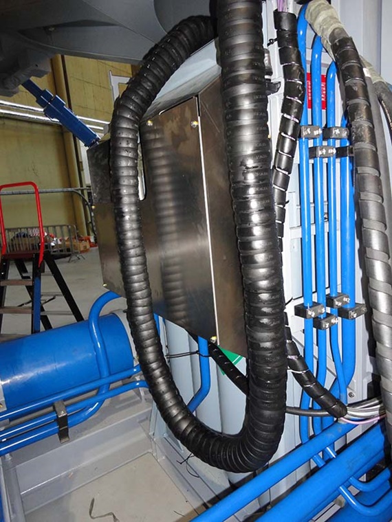 triflex® for cable guiding on a hexapod of a gangway on a ship