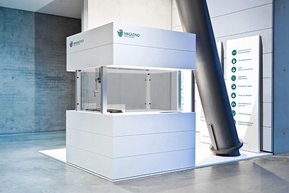 Robot de préparation de commandes avec entraînements linéaires