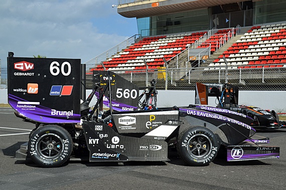 Bolide de course Formula Student avec roues dentées imprimées en polymère iglidur