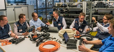 Collaborateurs igus dans l'usine igus