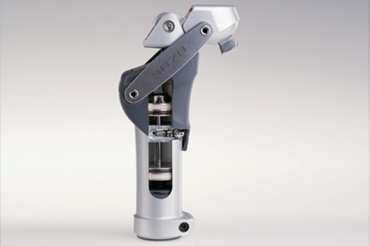 Articulation de genou prothétique de la société Otto Bock HealthCare GmbH, équipée de bagues pour pistons iglidur